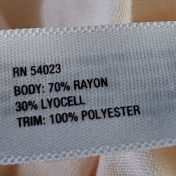 Gap Women's Short Sleeve Scoop Neck Rayon Soft Peach Color T-Shirt Size XXL - Picture 4 of 8